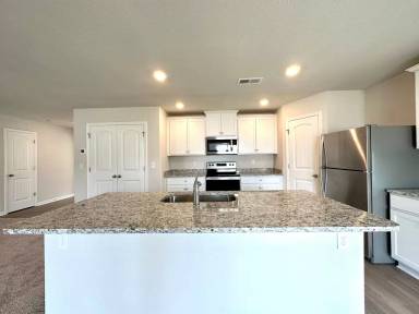 Main picture of 512 Hawley St