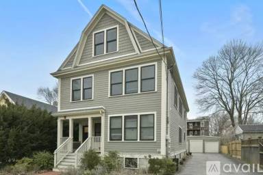 Main picture of 11 Clay St