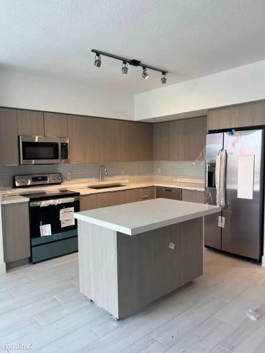 Main picture of 602 E Dania Beach Blvd
