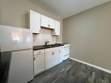 Main picture of 2419 S 62nd St