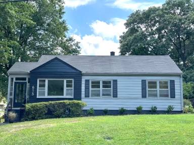 Main picture of 615 Rockspring Rd