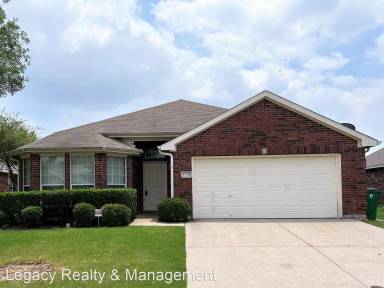 Main picture of 2717 Emerald Ln