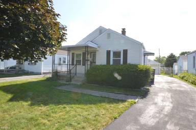 Main picture of 722 S Reisner St