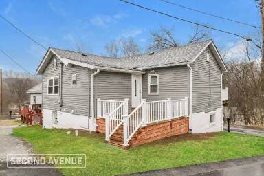 Main picture of 385 Chestnut St