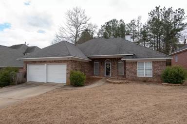 Main picture of 1819 Shadow Bend Ln