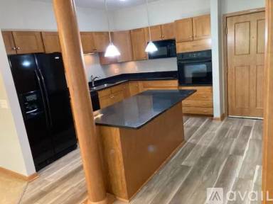 Main picture of 500 Greenhaven Dr