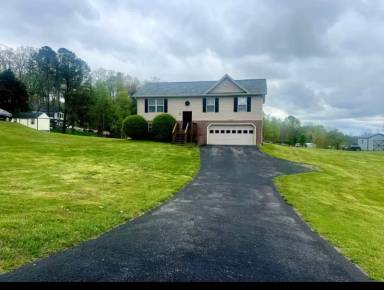 Main picture of 120 Meadow Ct