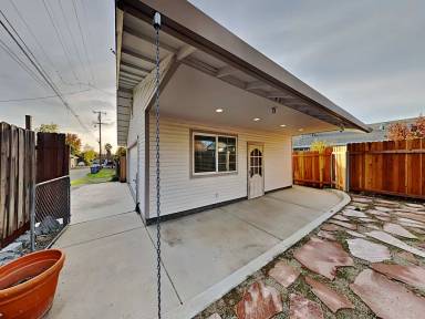 Main picture of 217 Needles Way