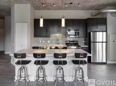 Main picture of 864 S Park Ter