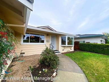 Main picture of 754 Lawrence Dr