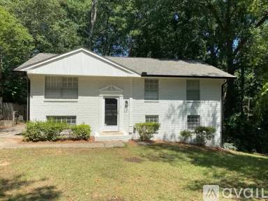 Main picture of 2467 Carolyn Dr SE