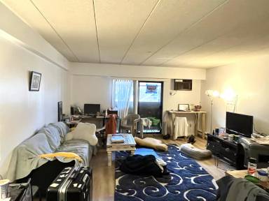 Main picture of 135 Pleasant St