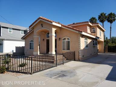 Main picture of 332 E 16th St