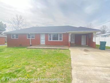 Main picture of 404 Vosswood Dr