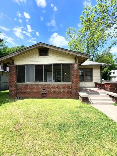 Main picture of 2800 Avenue G