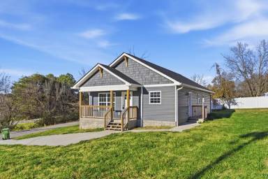 Main picture of 920 Foch St