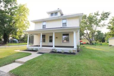 Main picture of 35 E Lincoln Ave