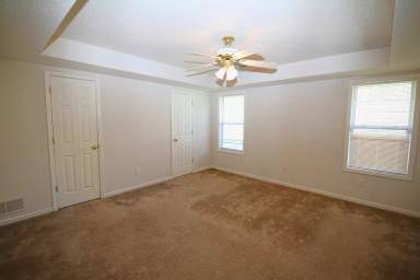 Main picture of 417 SW Hoke Ln