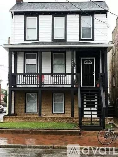 Main picture of 1430 W Clay St