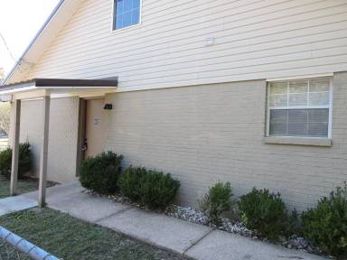 Main picture of 604 Henderson St