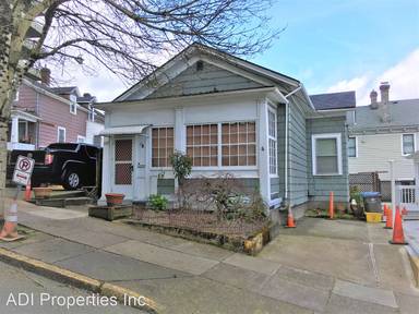 Main picture of 615 SW Caruthers St