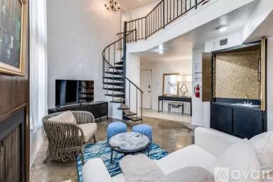 Main picture of 2100 Fleur de Lis Ct