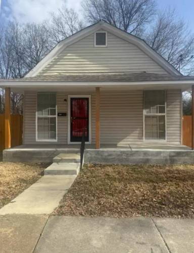 Main picture of 1006 Emmie St