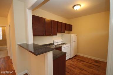 Main picture of 3943 N Janssen Ave