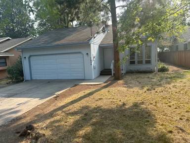 Main picture of 1624 NE 5th St