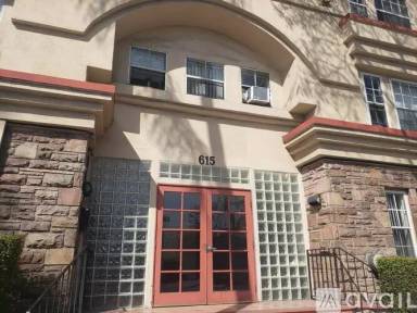 Main picture of 615 N Rossmore Ave