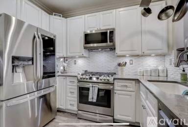 Main picture of 10423 Whitcomb Way