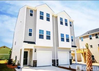 Main picture of 823 Kenneth Ave