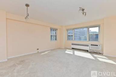 Main picture of N Sheridan Rd Condominiums