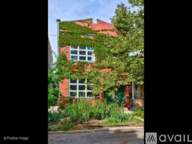Main picture of 2710 N Whipple St