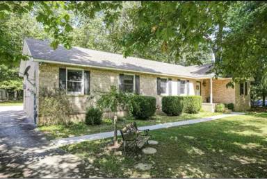 Main picture of 202 Marks Ave