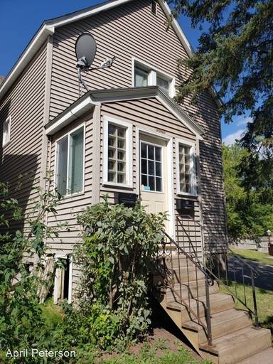 Main picture of 2751 Wellington St