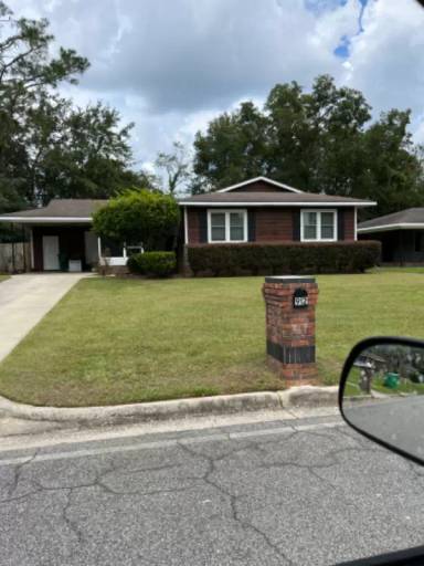 Main picture of 912 E Brookwood Pl