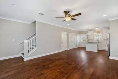 Main picture of 1220 Pithon St