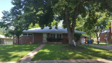 Main picture of 819 Uplynn Dr