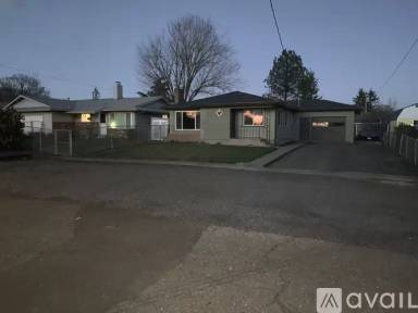 Main picture of 364 S 8th St