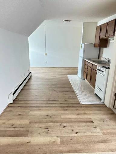 Main picture of 127 1/2 Welch Ave