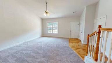 Main picture of 939 Squires Pt