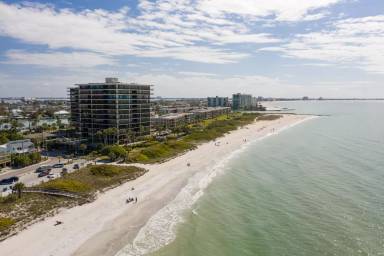 Main picture of 7650 Bayshore Dr