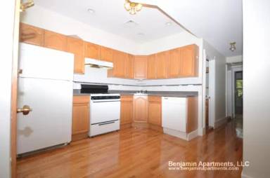 Main picture of 121 Brook St