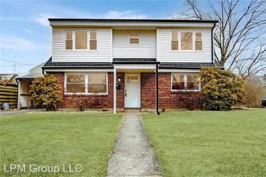 Main picture of 1228 W Rosemont Dr