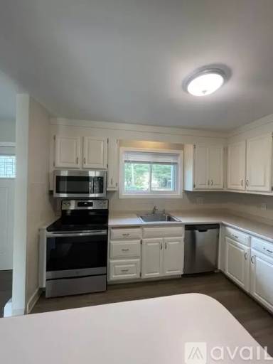 Main picture of 1401 Farmington Ave