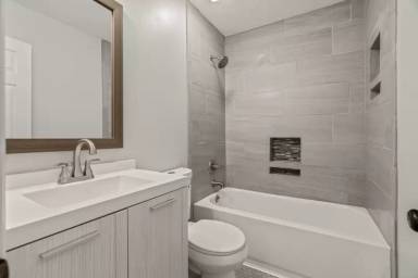 Main picture of 100 Rocky Dr