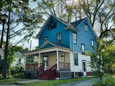 Main picture of 67 Hooker St