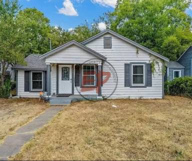 Main picture of 213 Oak Dr
