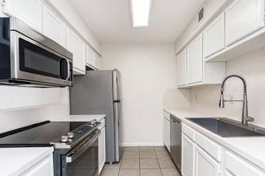 Main picture of 8335 Summa Ave